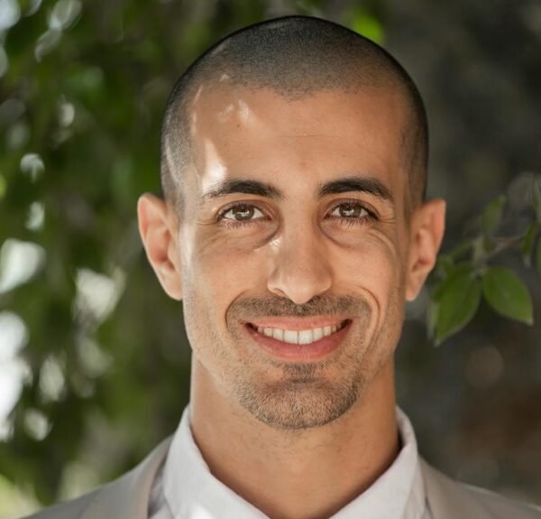 Professional Online Model 985159152 for Growth